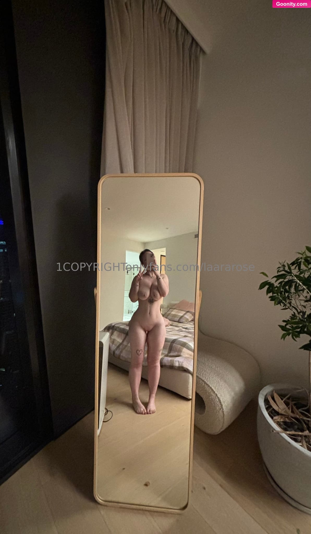 Lara Rose photo 97