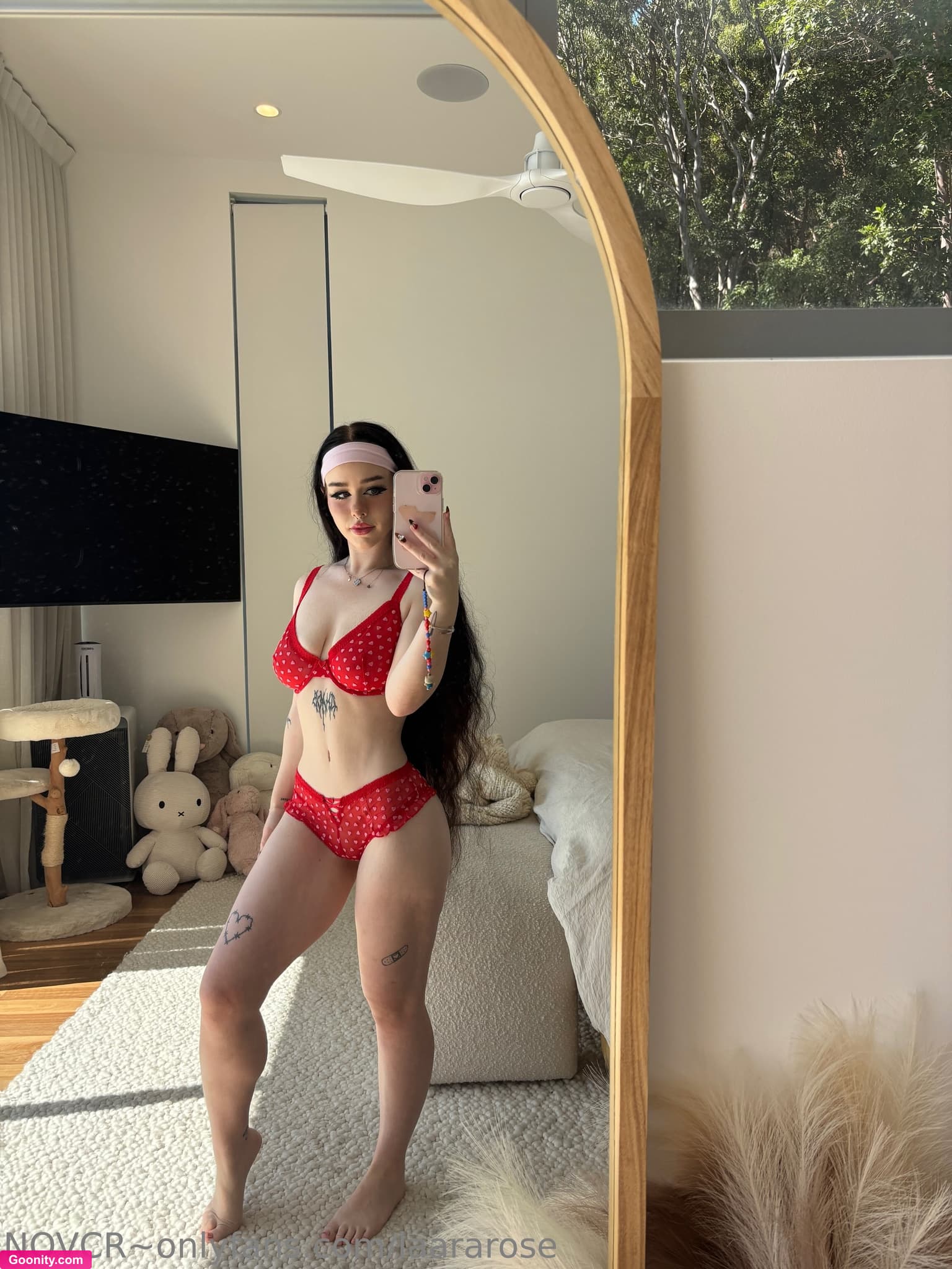 Lara Rose photo 12