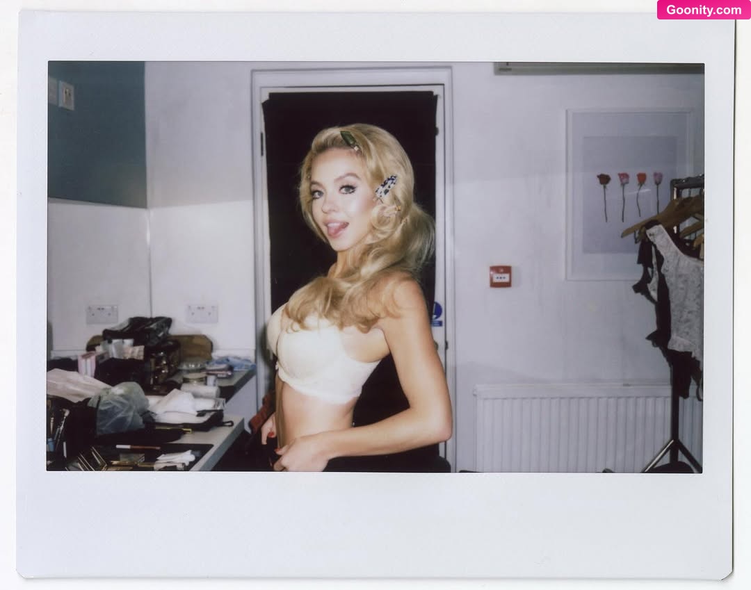 Sydney Sweeney photo 2