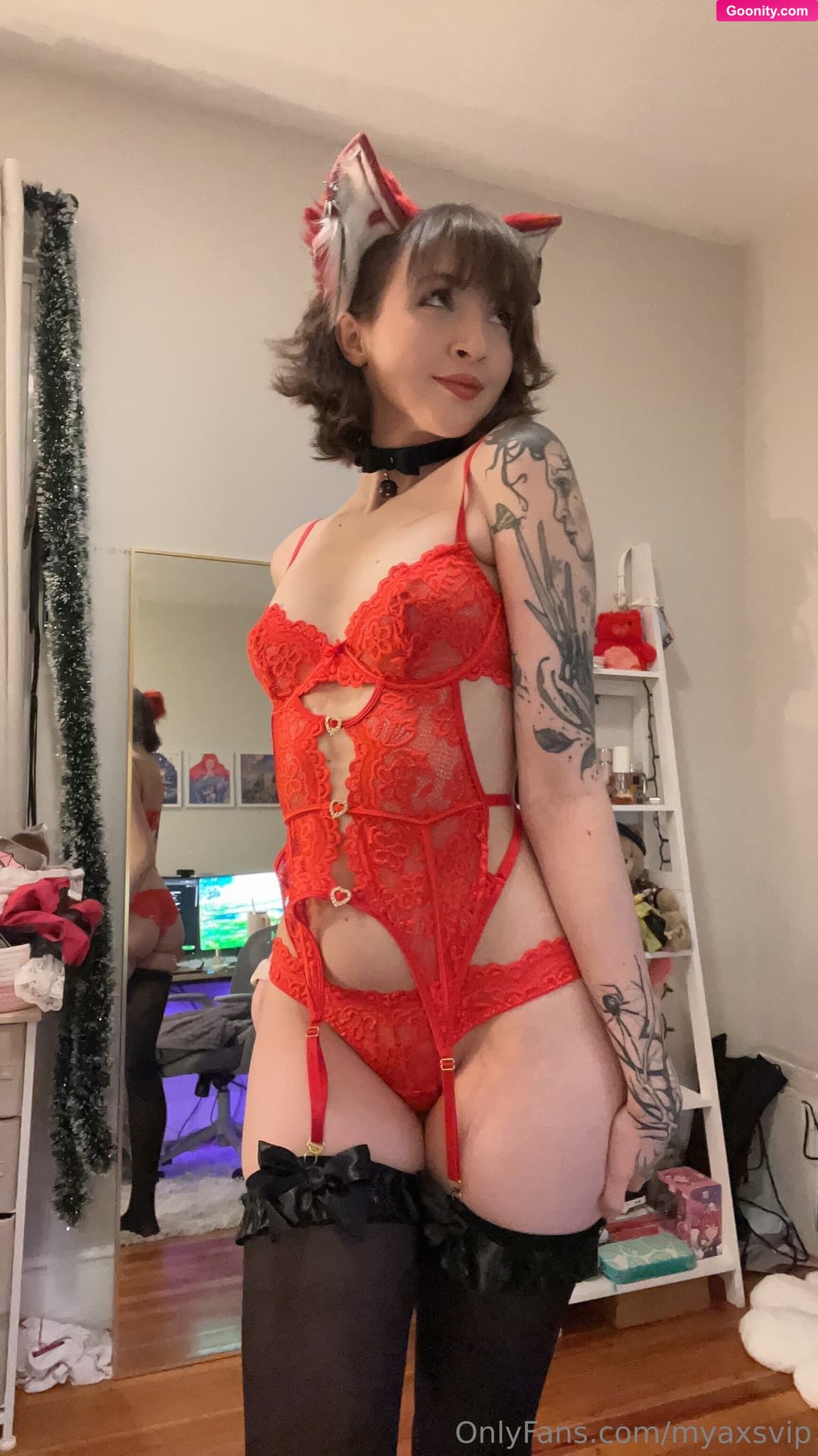 Mya on OnlyFans - i probably have 200 valentines pics xD i wonder when scheduling these will end