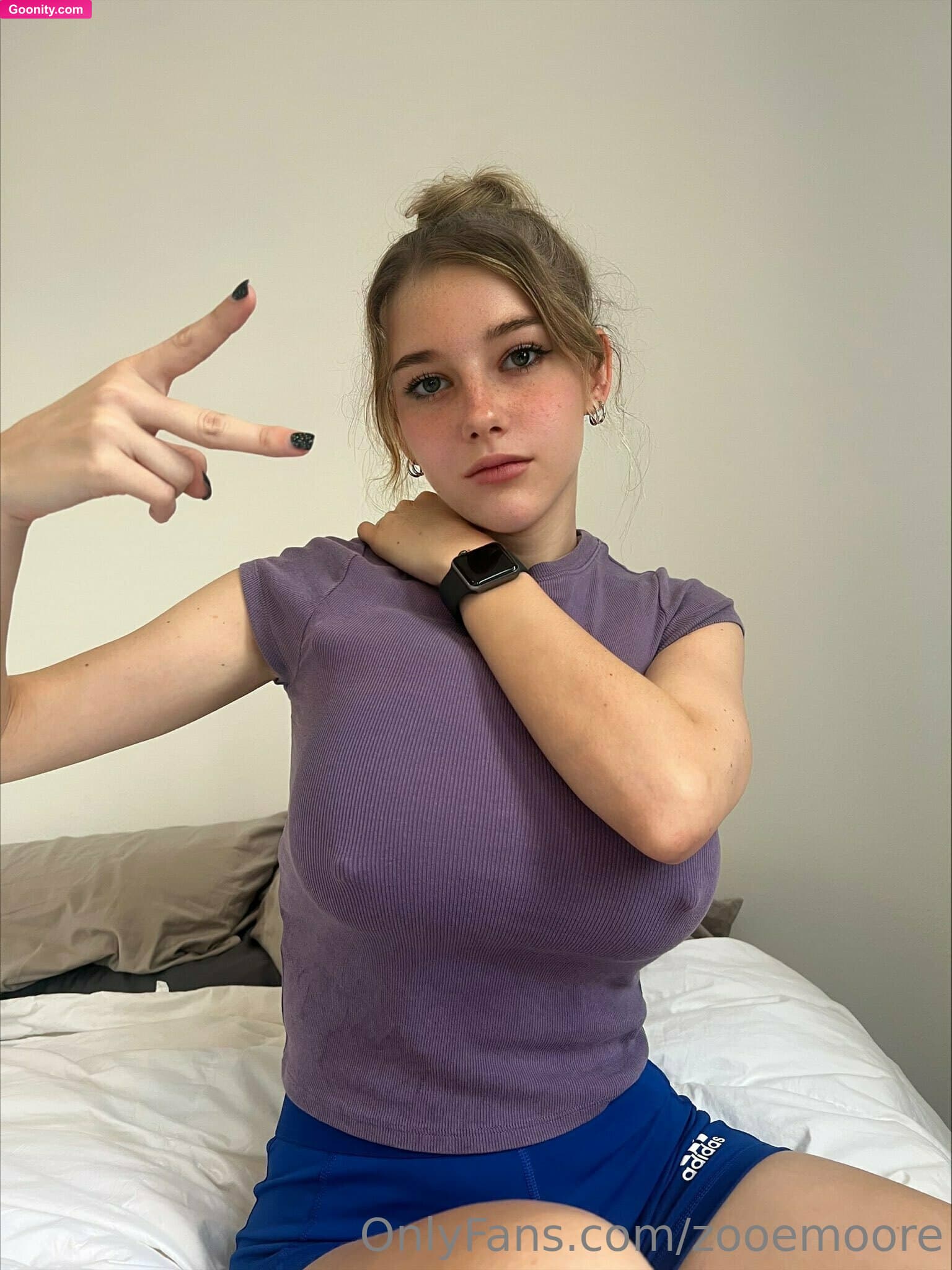 Zoe photo 44