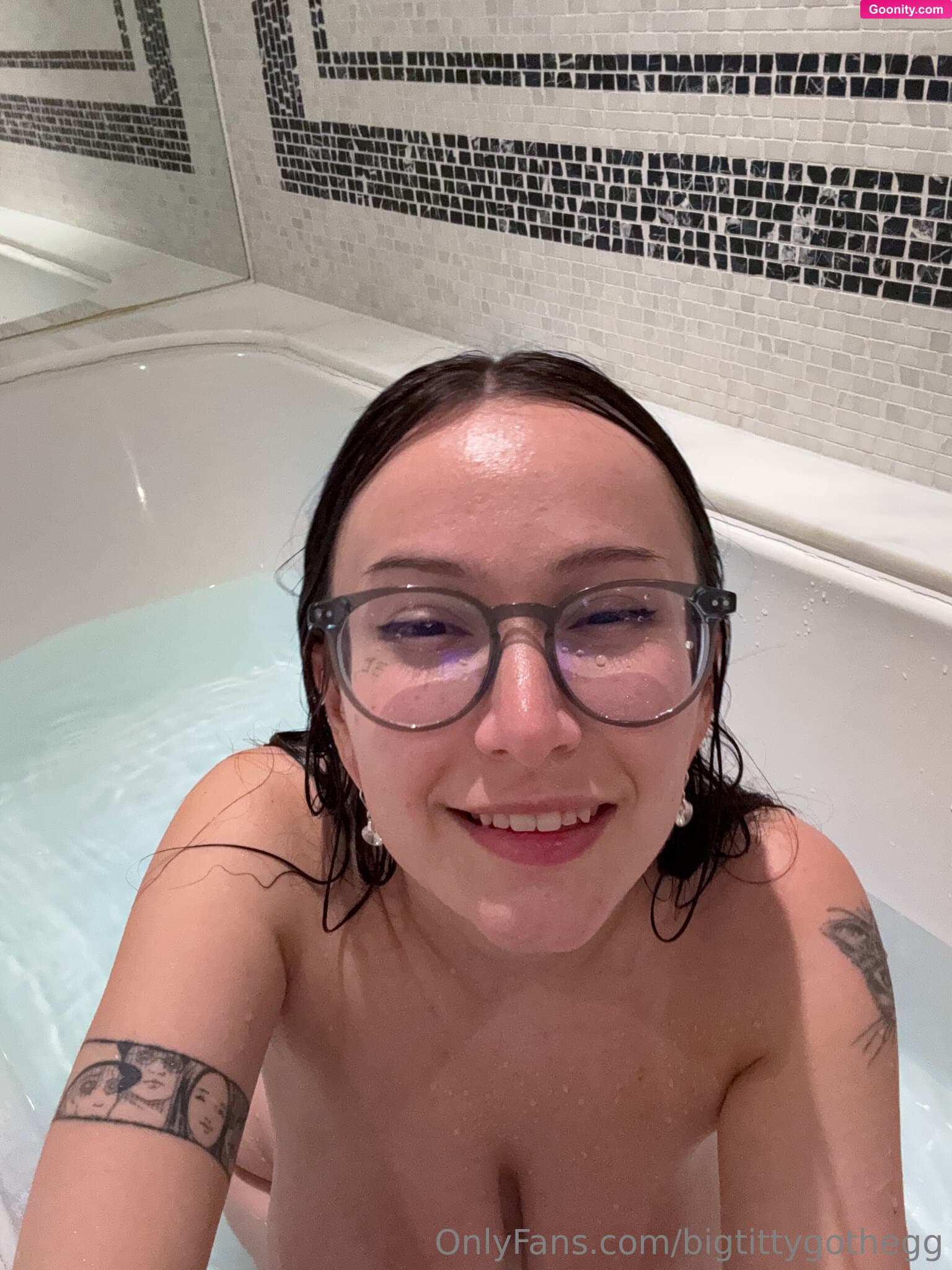 Big Titty Goth Egg photo 80
