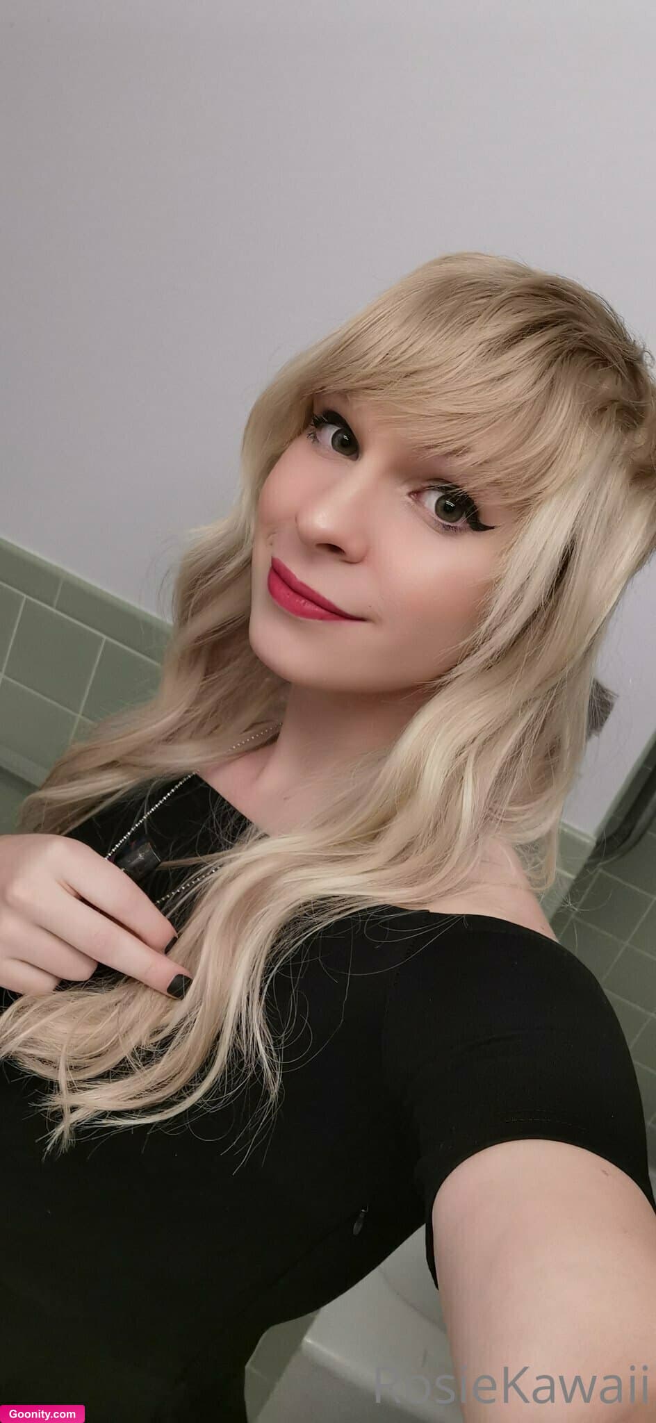 RosieXOX on OnlyFans - I’m soft, sweet… and seriously sinful. 🪽