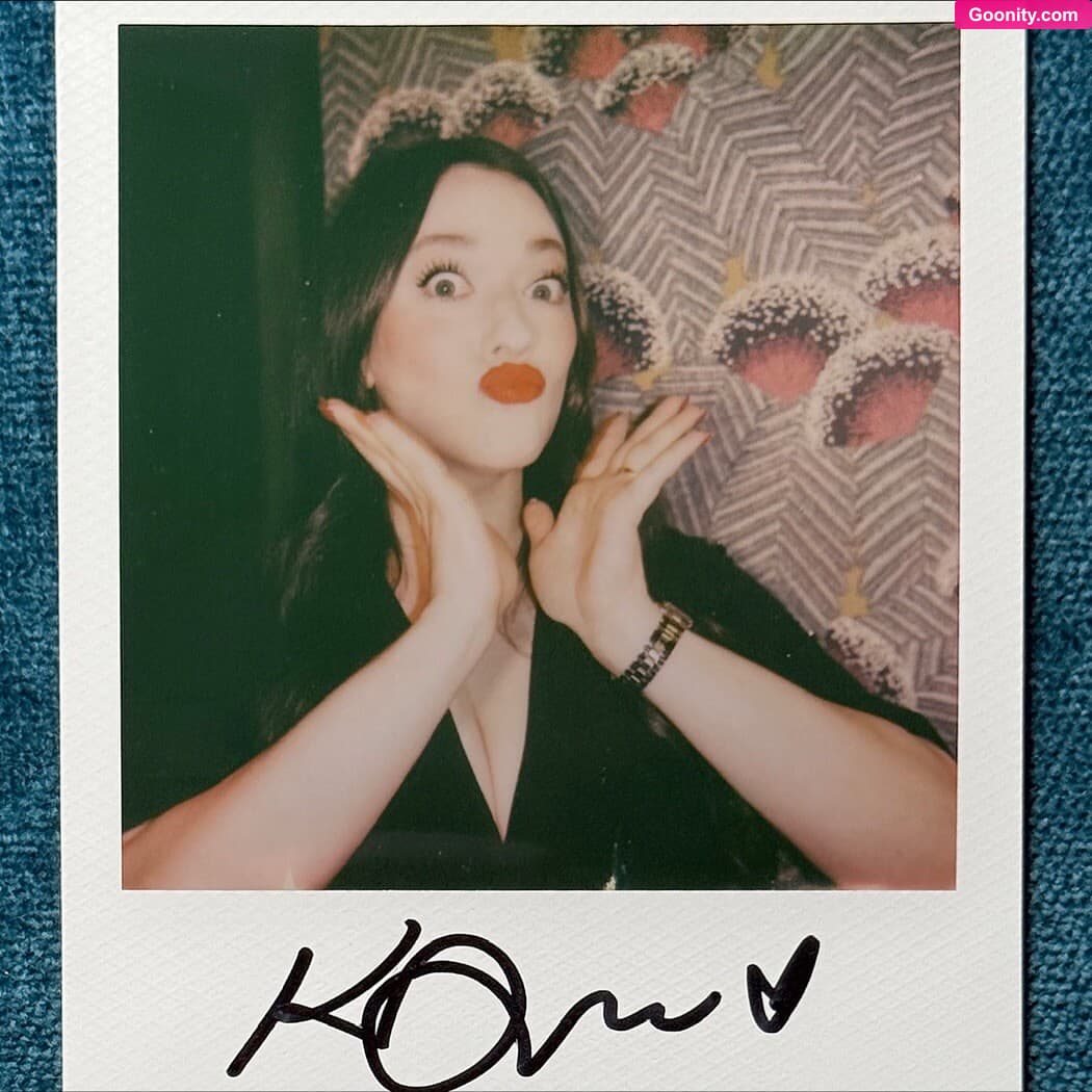 Kat Dennings photo 32