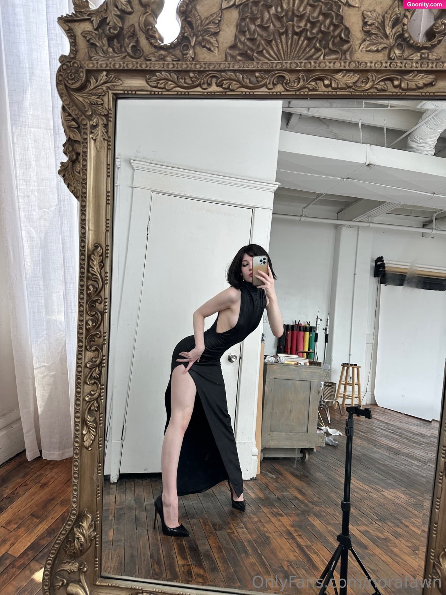 Nora Fawn photo 51