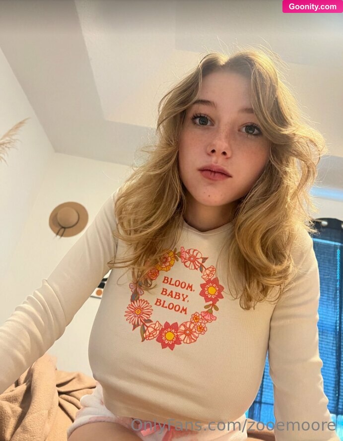 Zoe photo 53