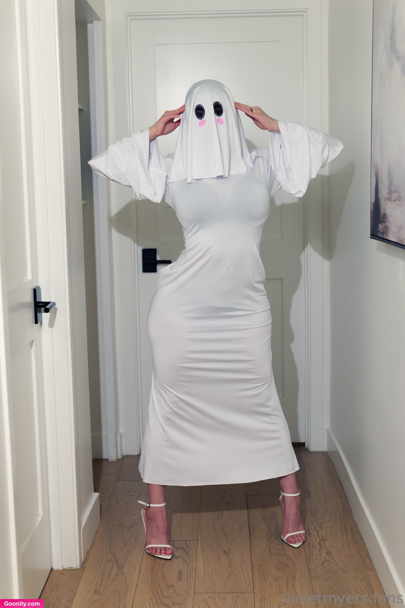 Violet Myers photo 143