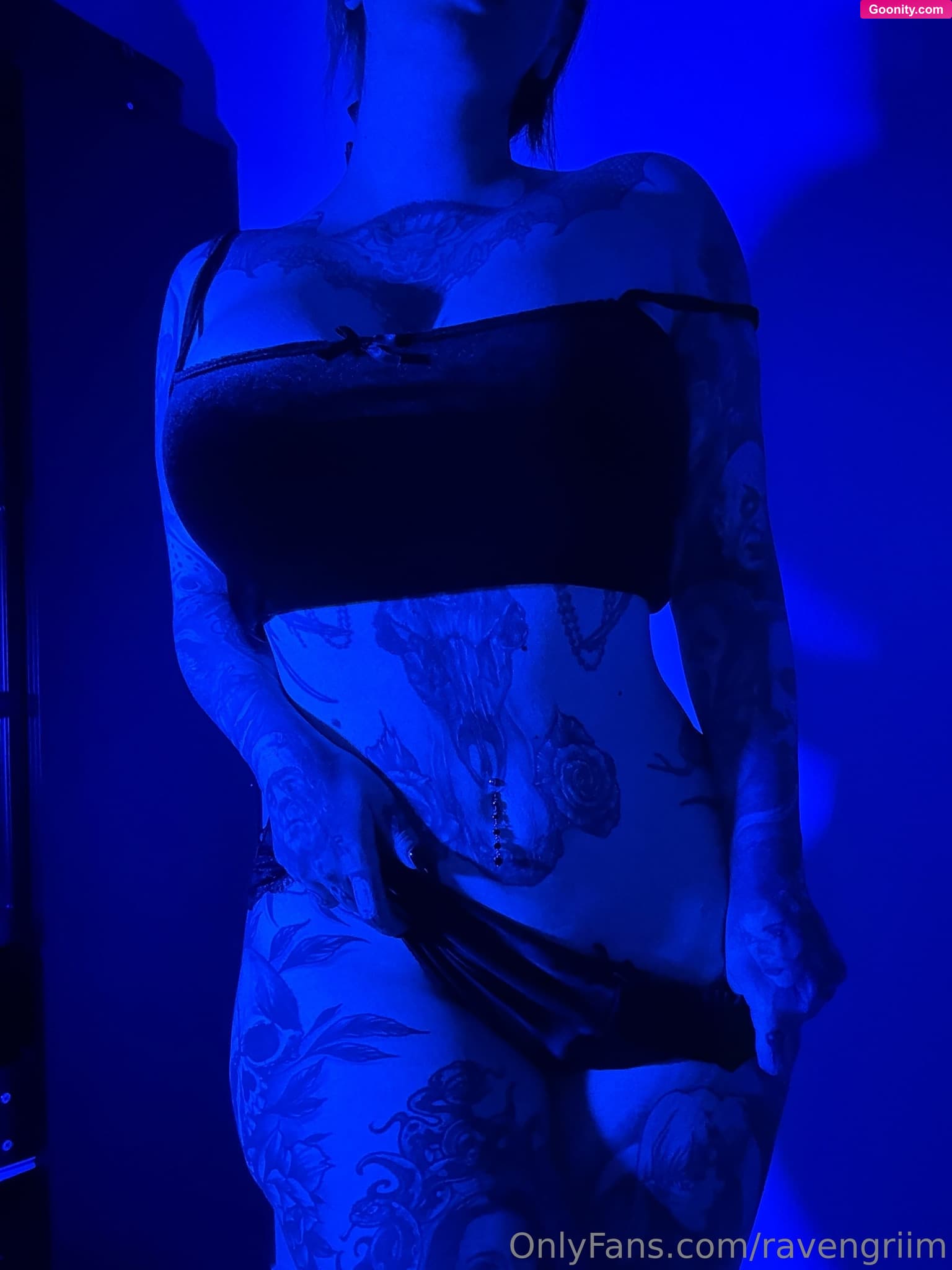 Violet Nothing photo 6