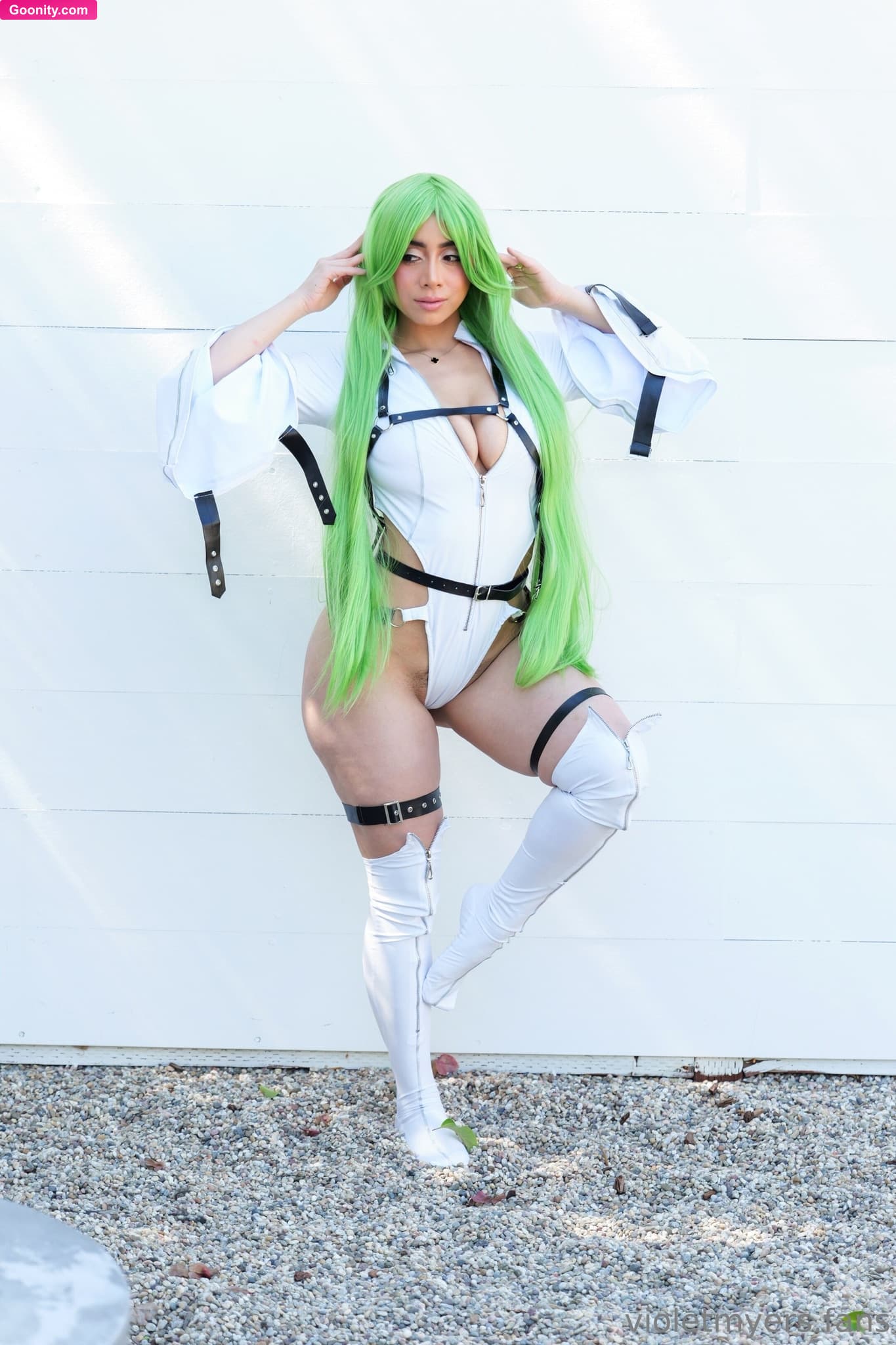 Violet Myers photo 29