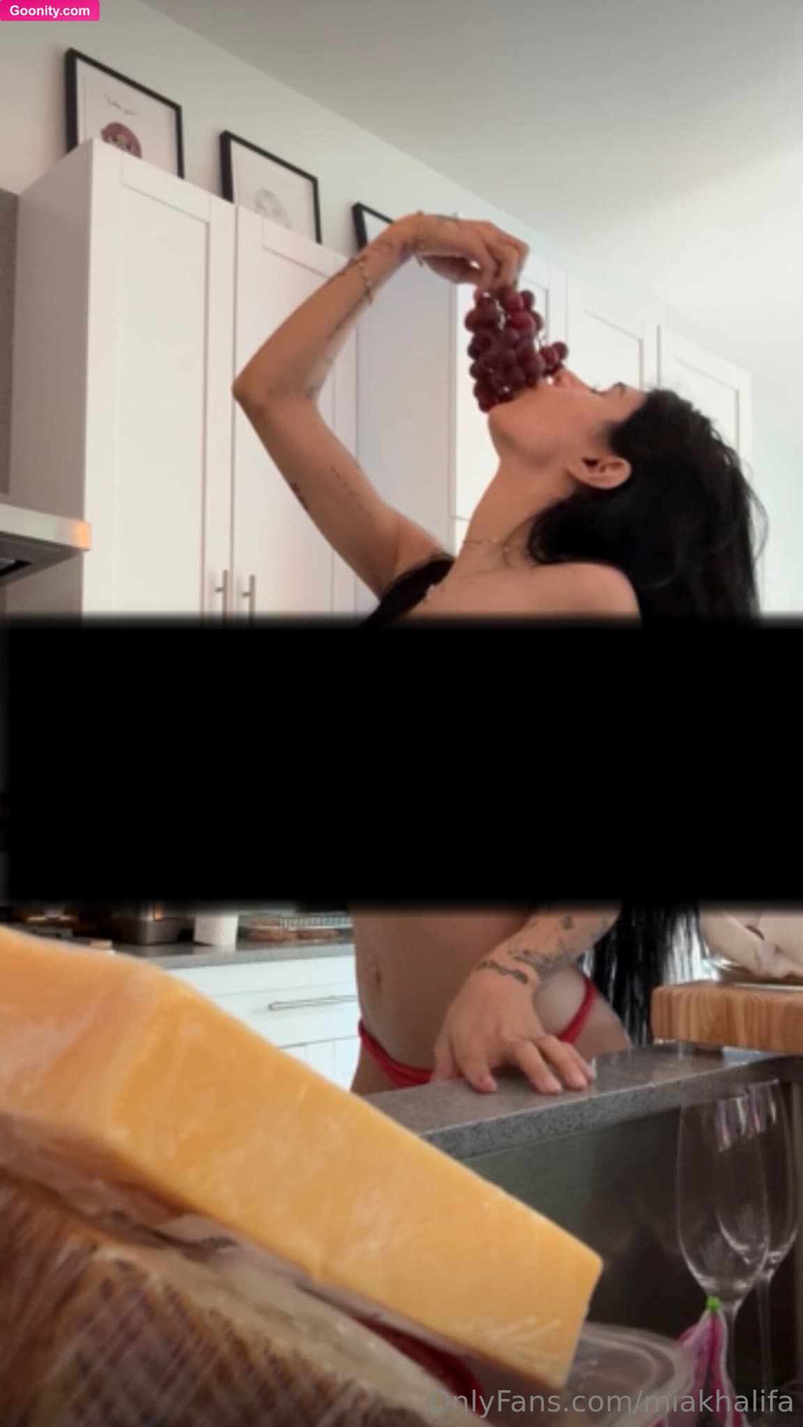 Mia Khalifa photo 10