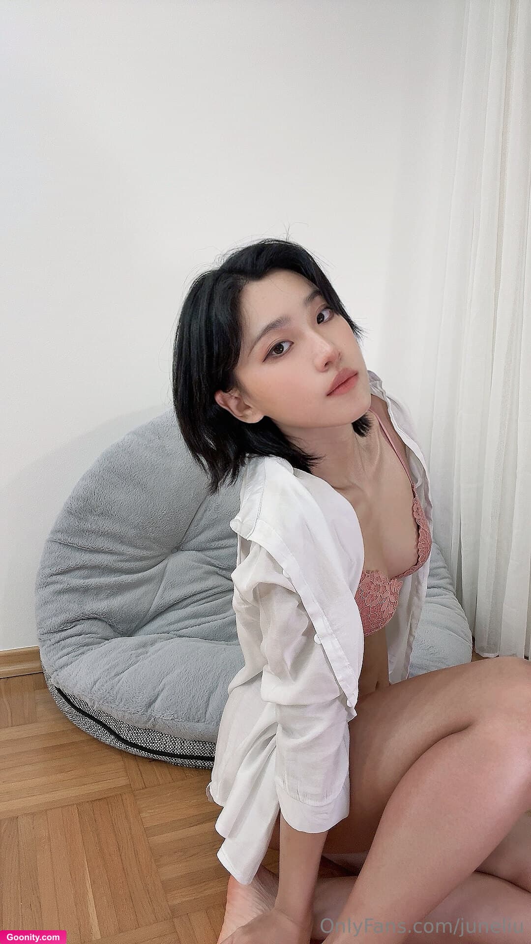 June Liu SpicyGum photo 2