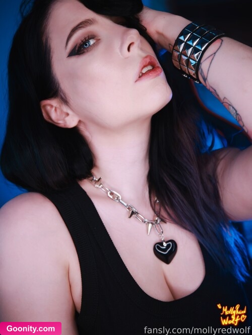 MollyRedWolf photo 108