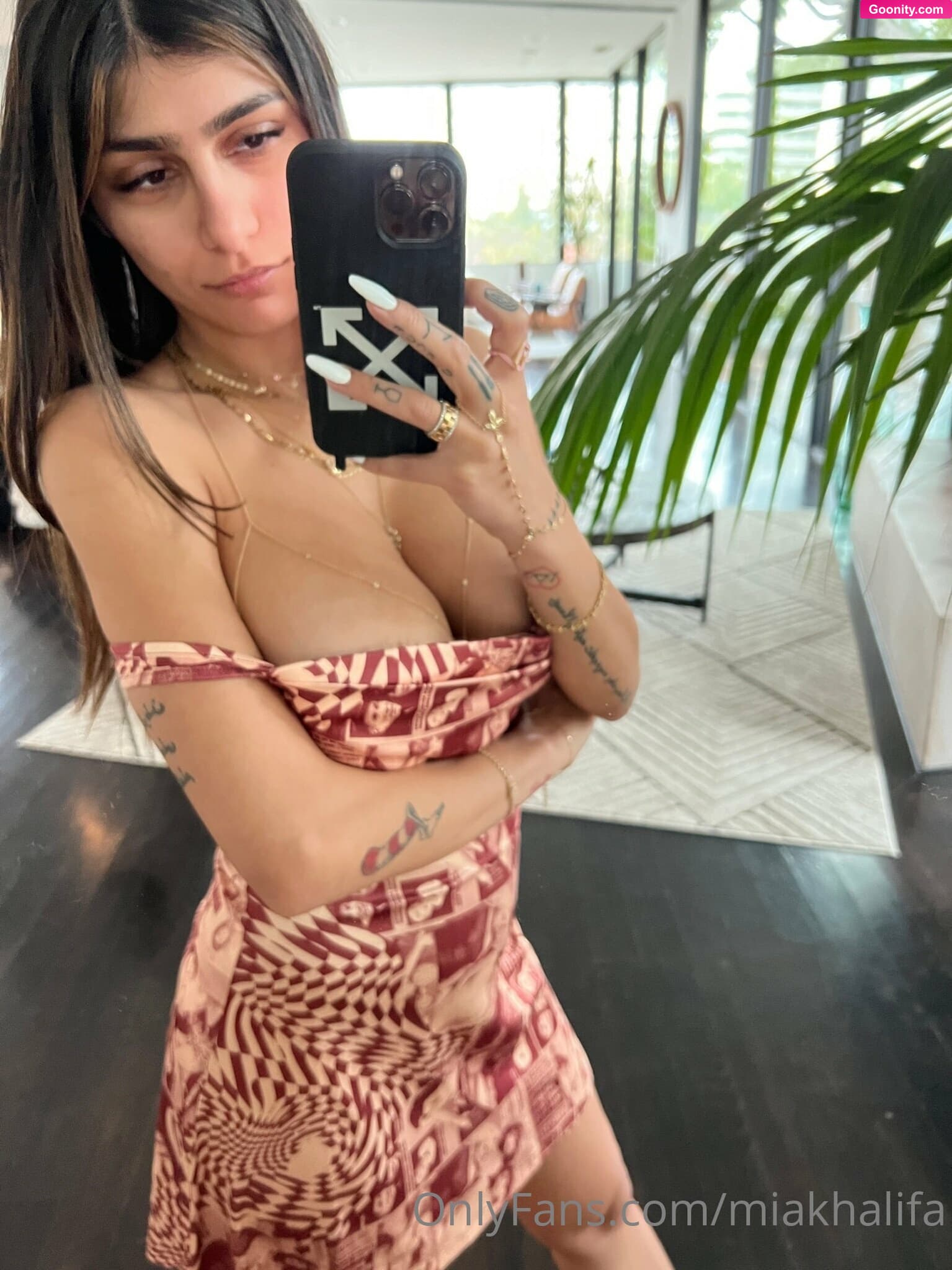 Mia Khalifa photo 12