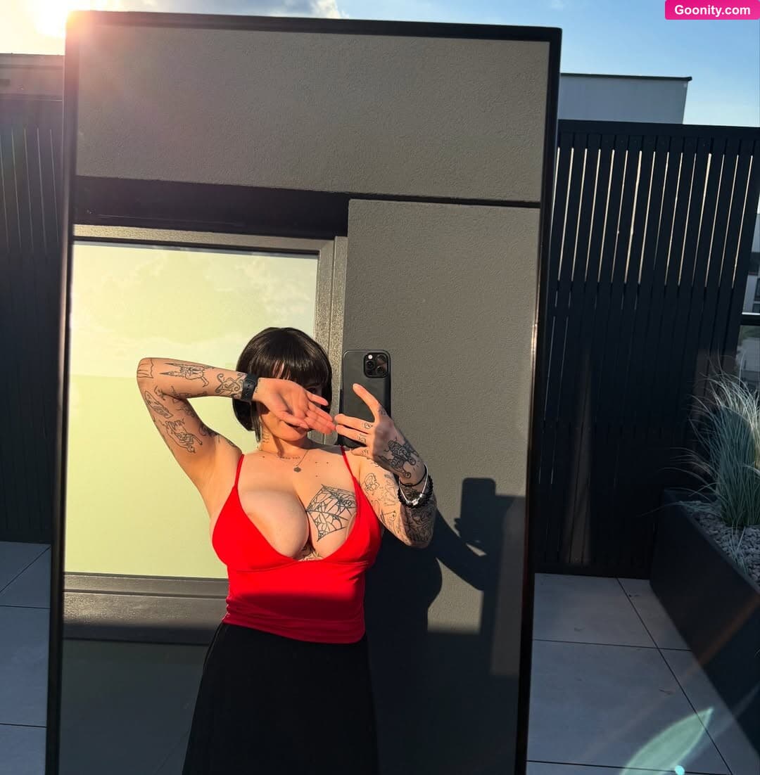 Julia 🖤 photo 2