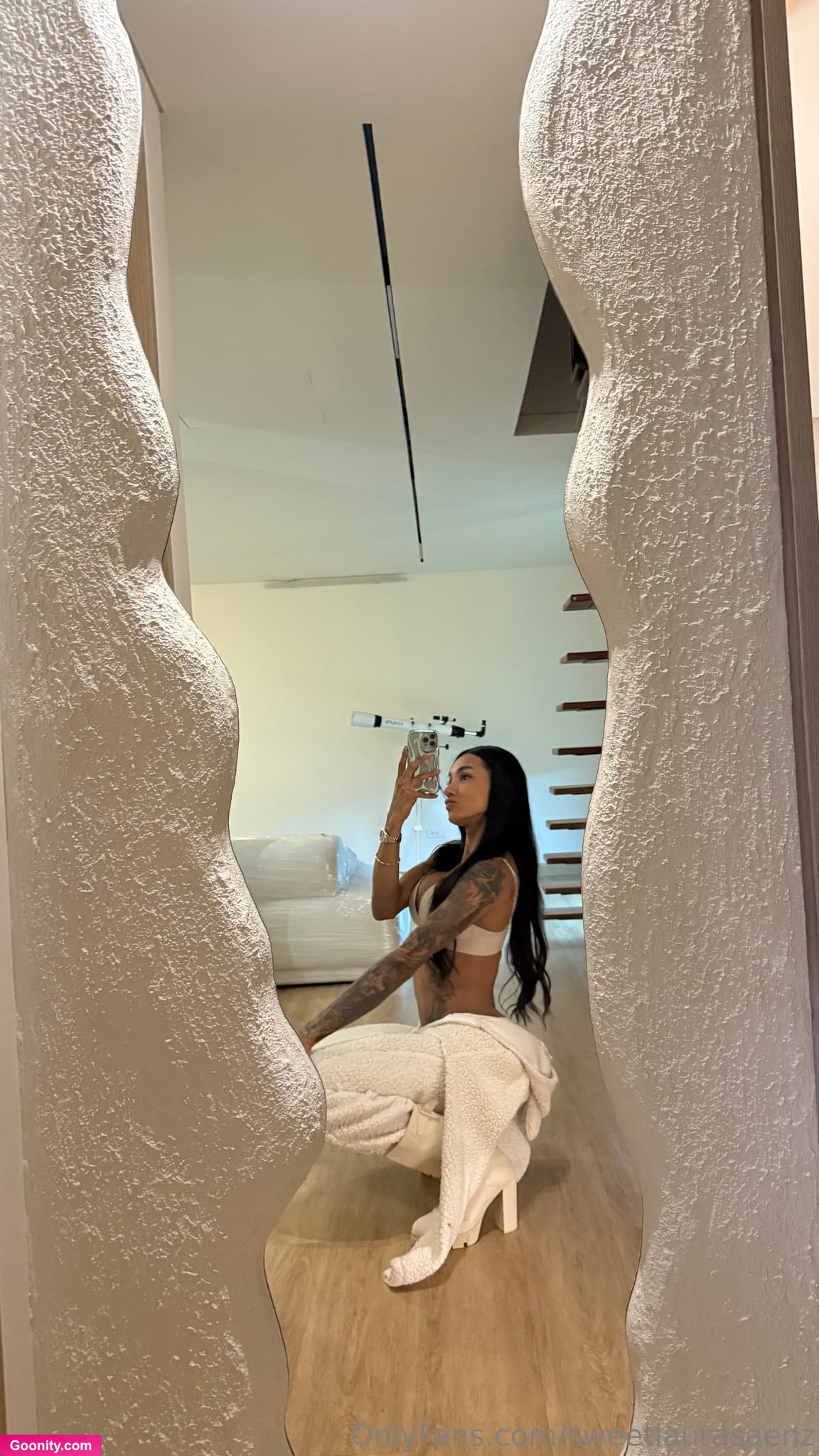 Laura Saenz photo 42