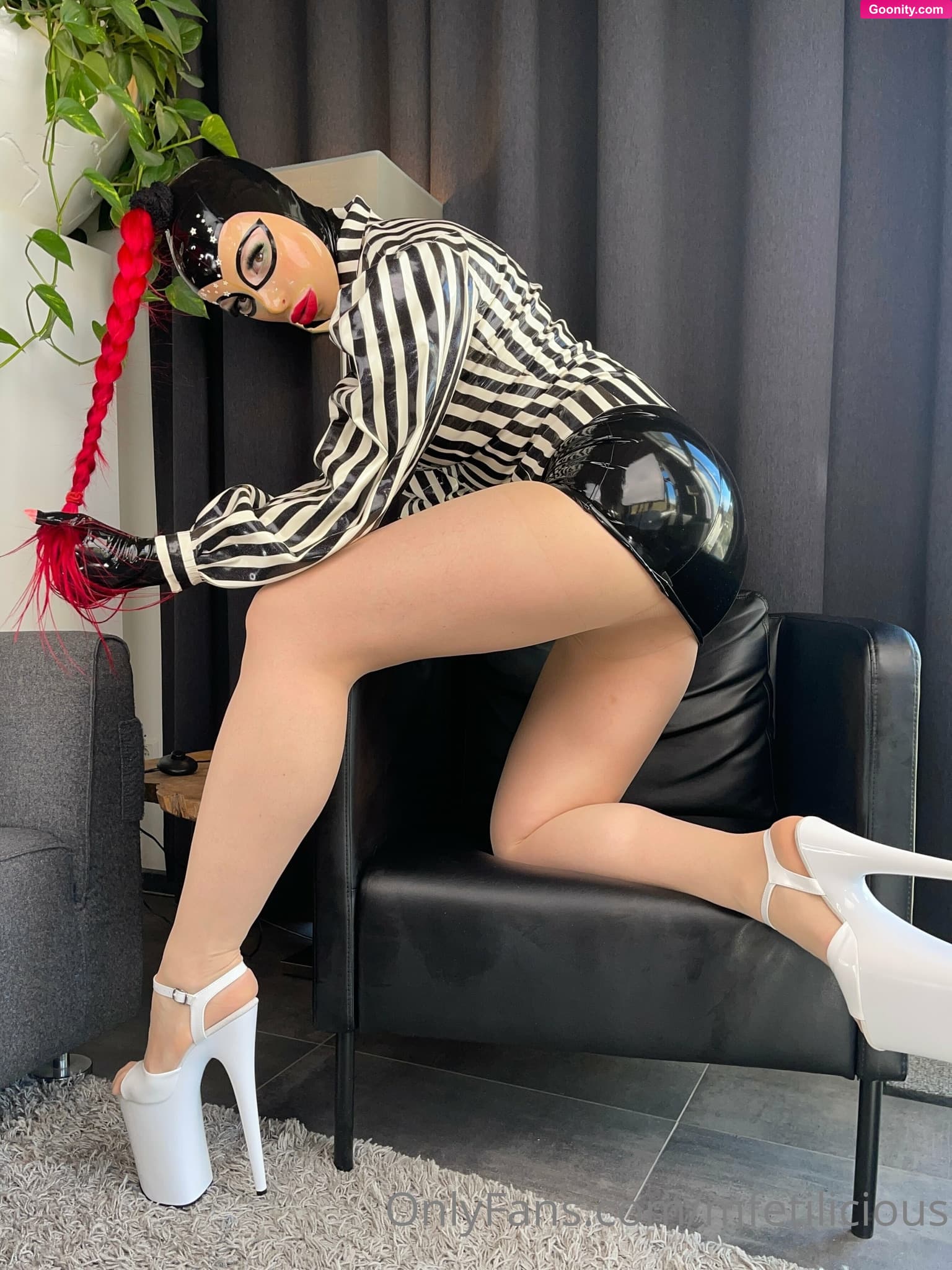 Miss Fetilicious photo 49
