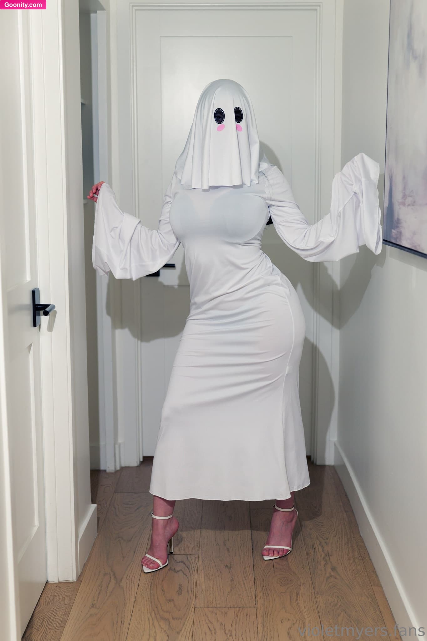 Violet Myers photo 148