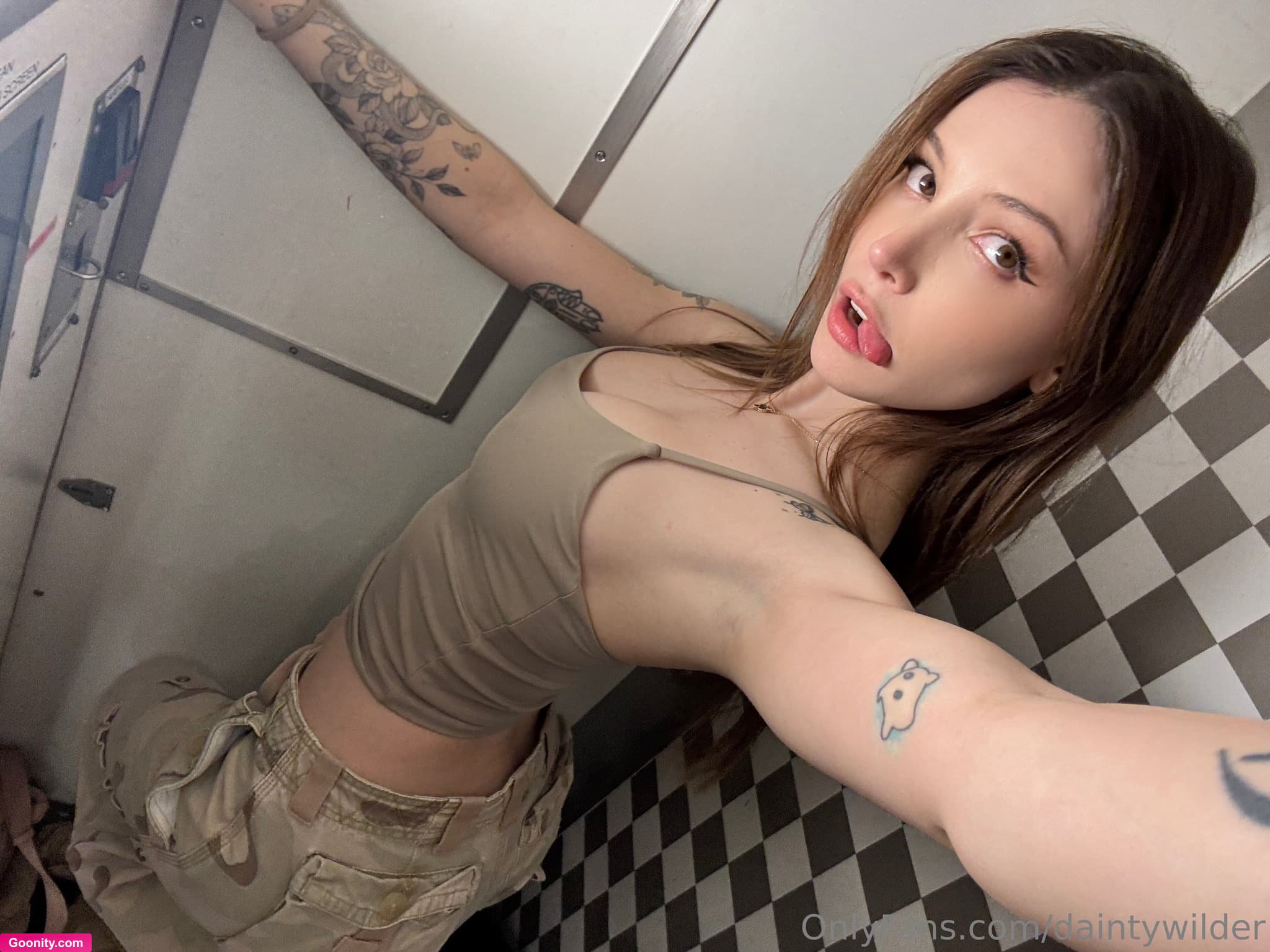 Dainty Wilder photo 65