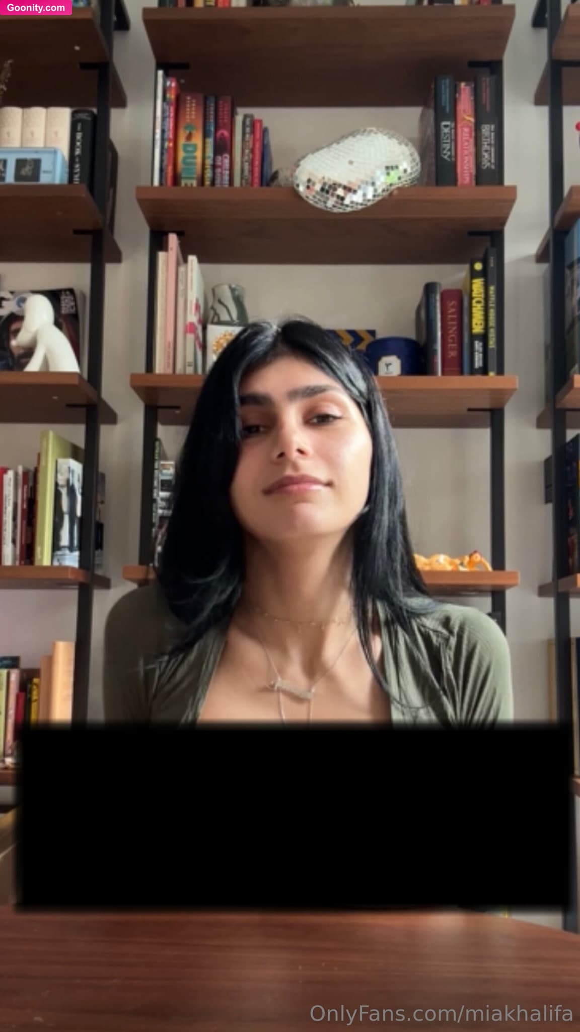 Mia Khalifa photo 9