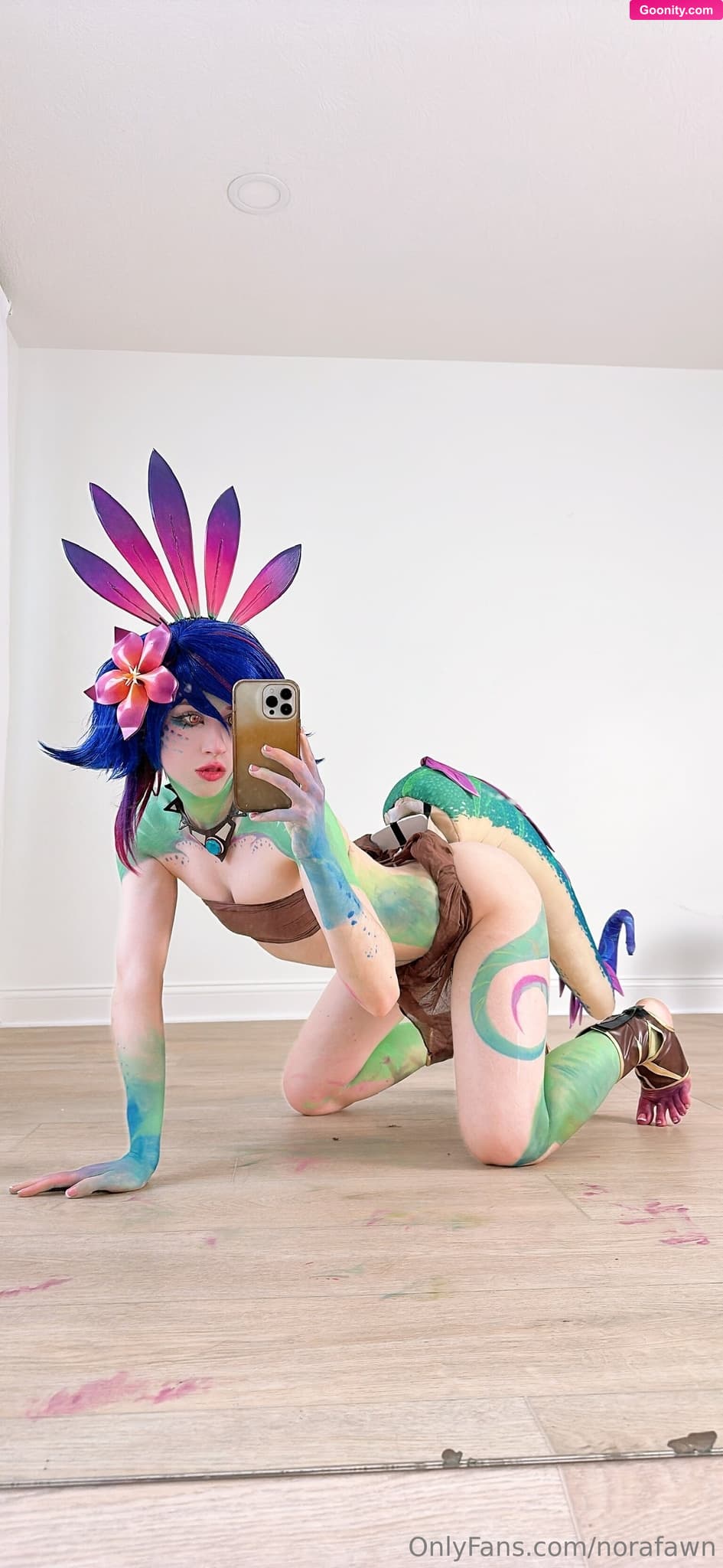 Nora Fawn photo 26