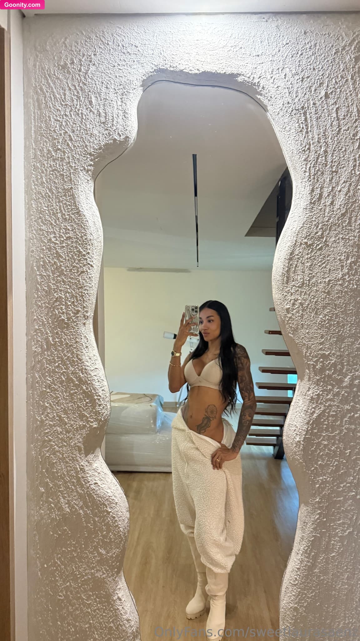 Laura Saenz photo 41