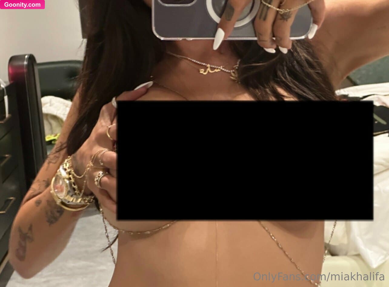 Mia Khalifa photo 99