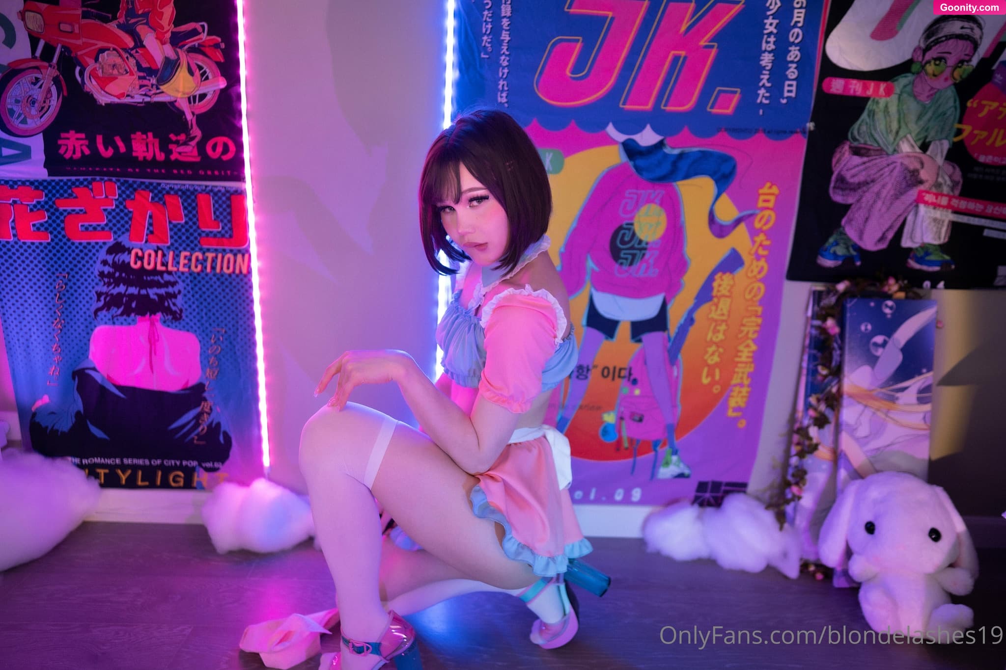 Blondelashes19 photo 79
