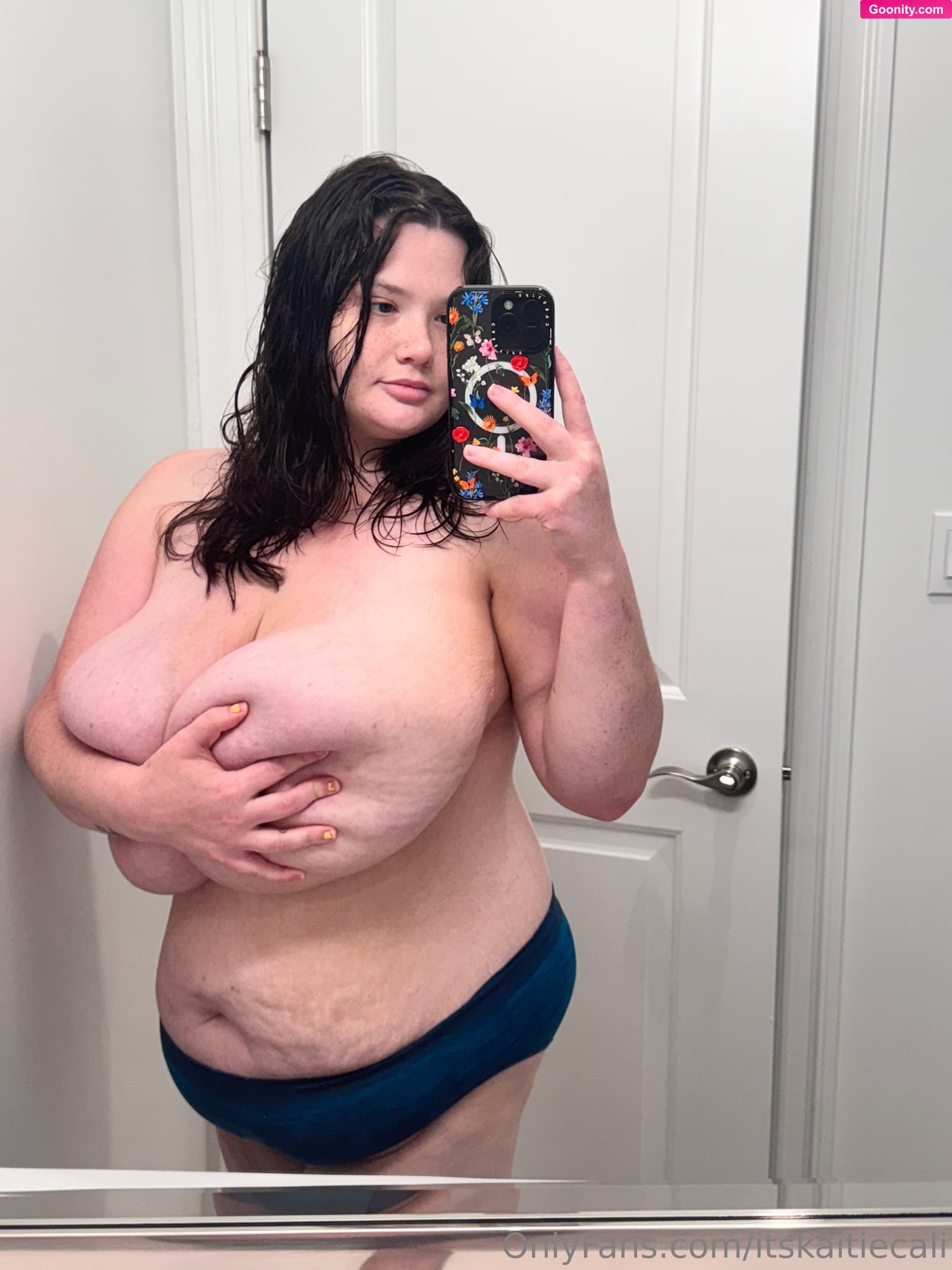 Kaitlyn photo 74