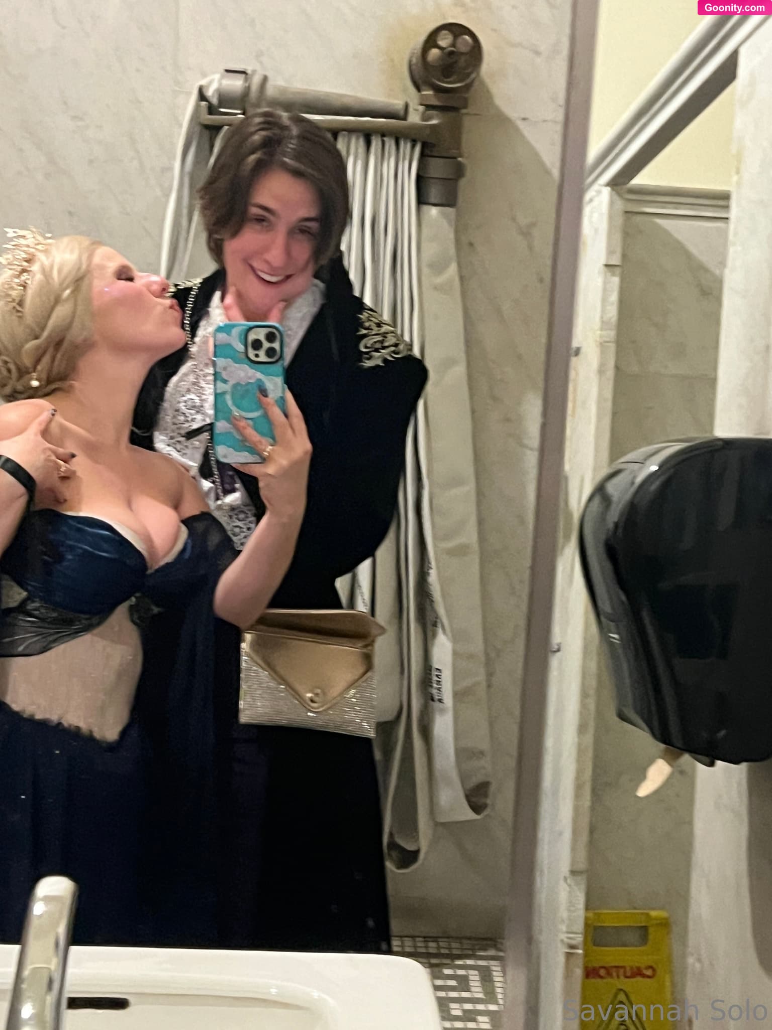 Savannah Solo photo 53