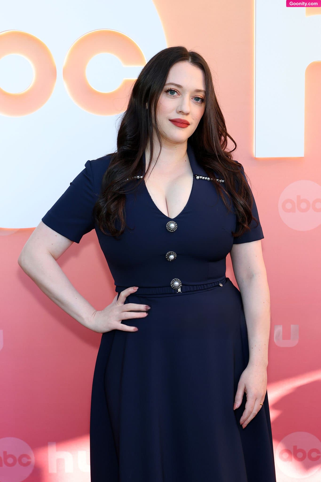 Kat Dennings photo 35