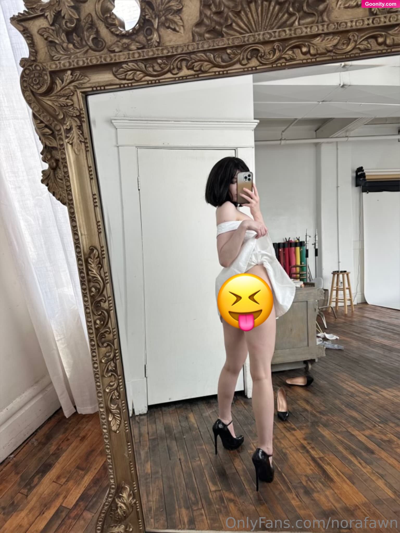 Nora Fawn photo 49