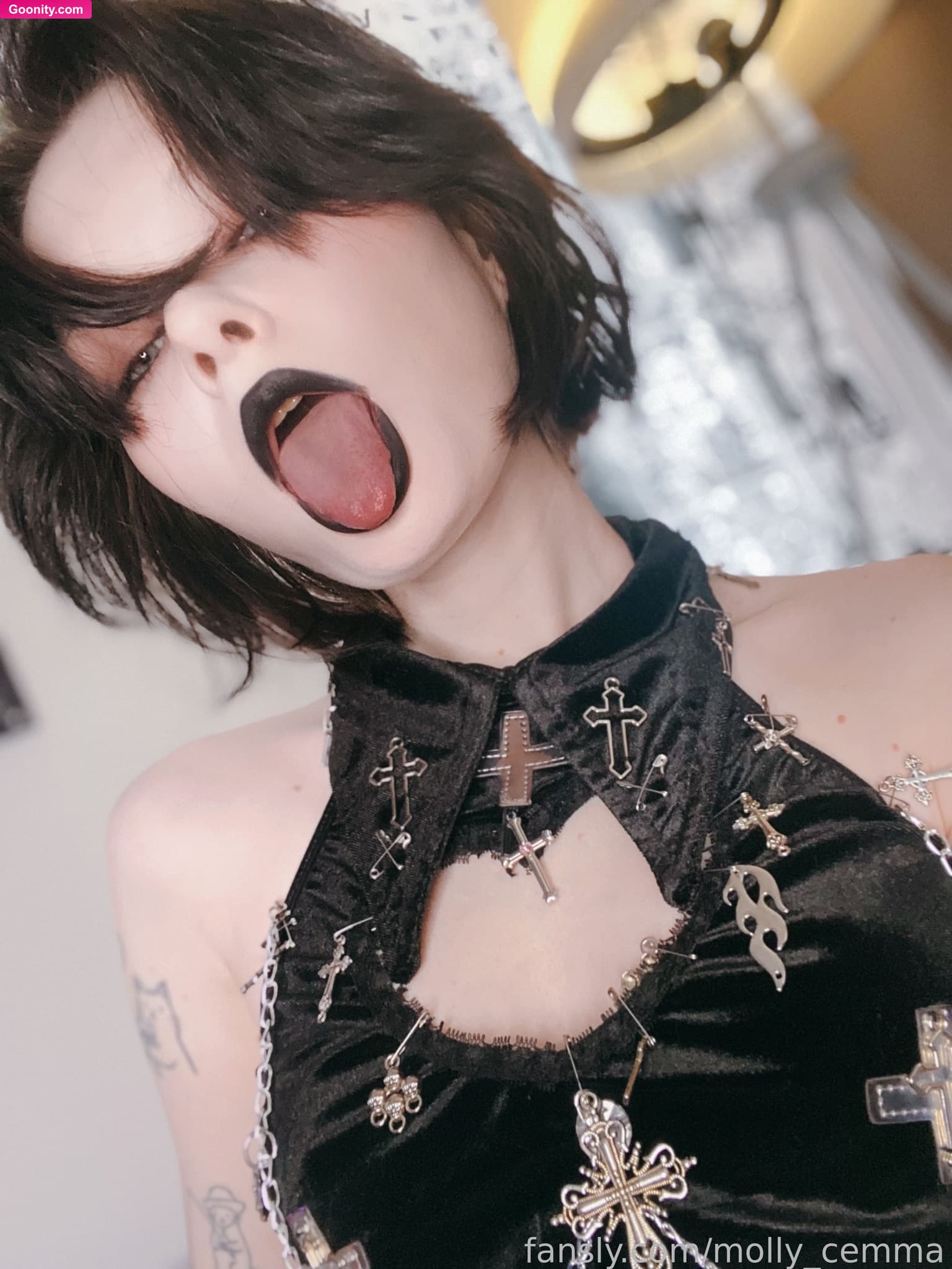 Molly photo 18