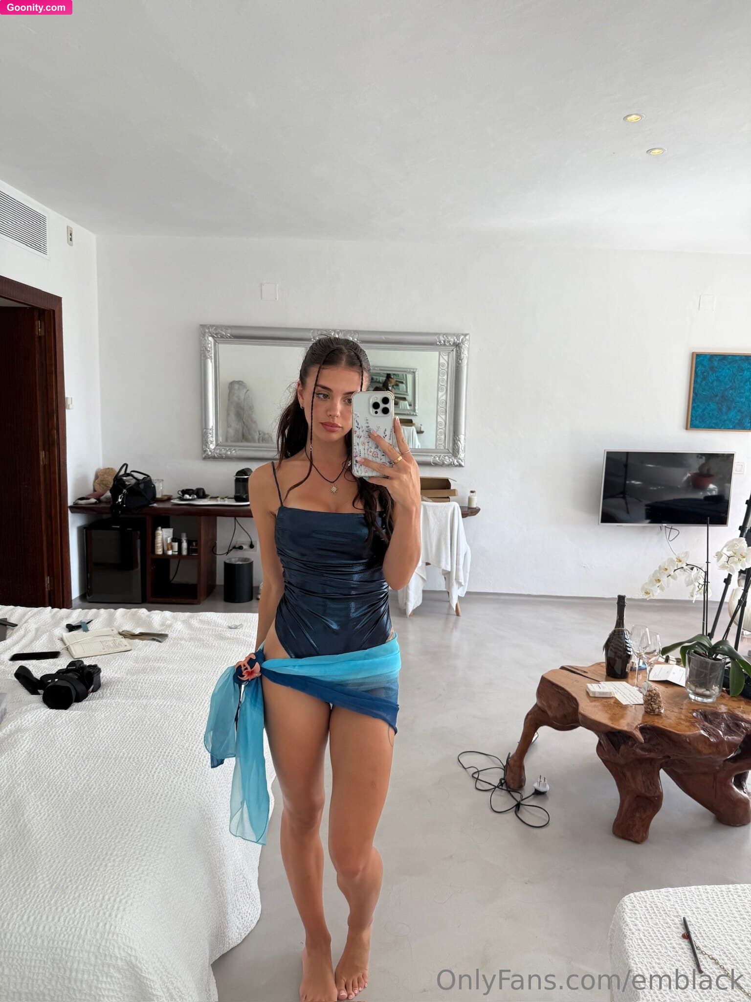 EMILY BLACK photo 59
