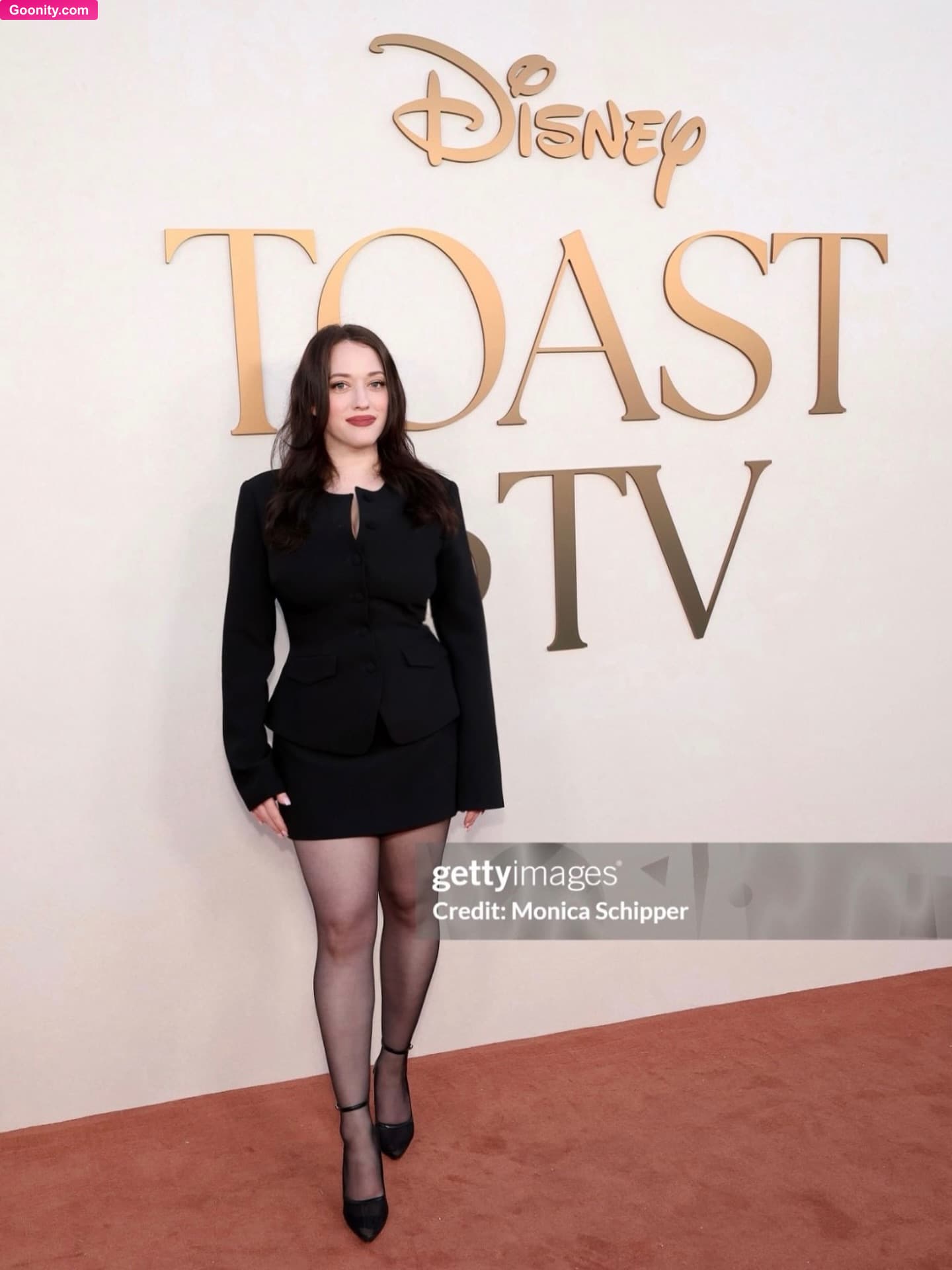 Kat Dennings photo 3