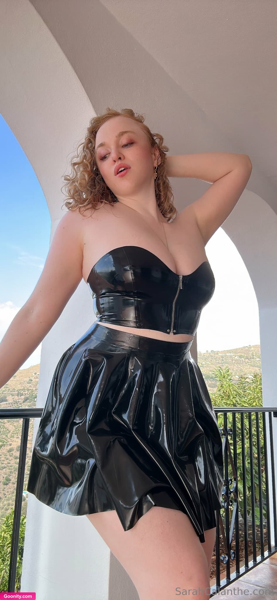 Sarah Calanthe photo 82