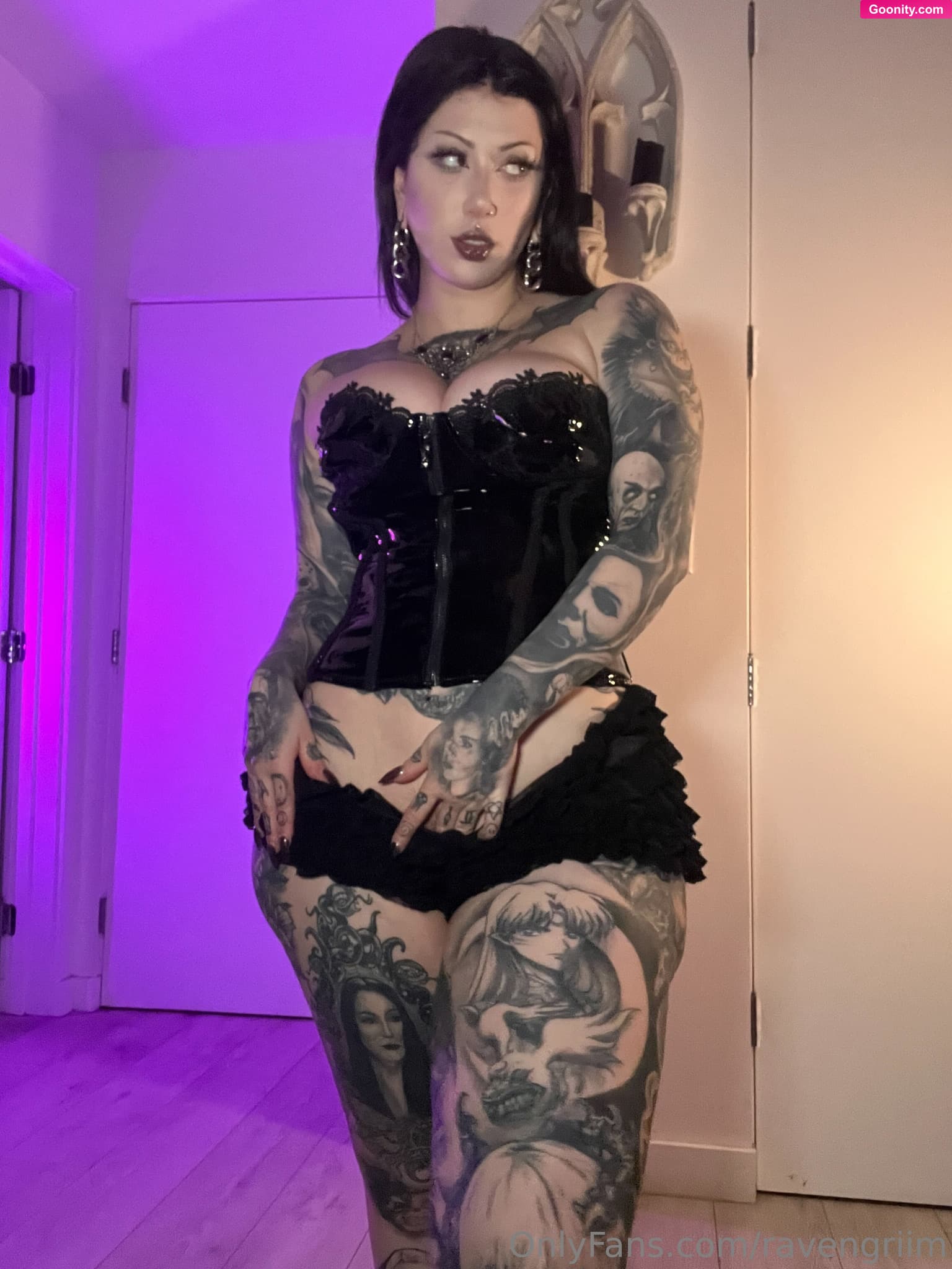 Violet Nothing photo 24