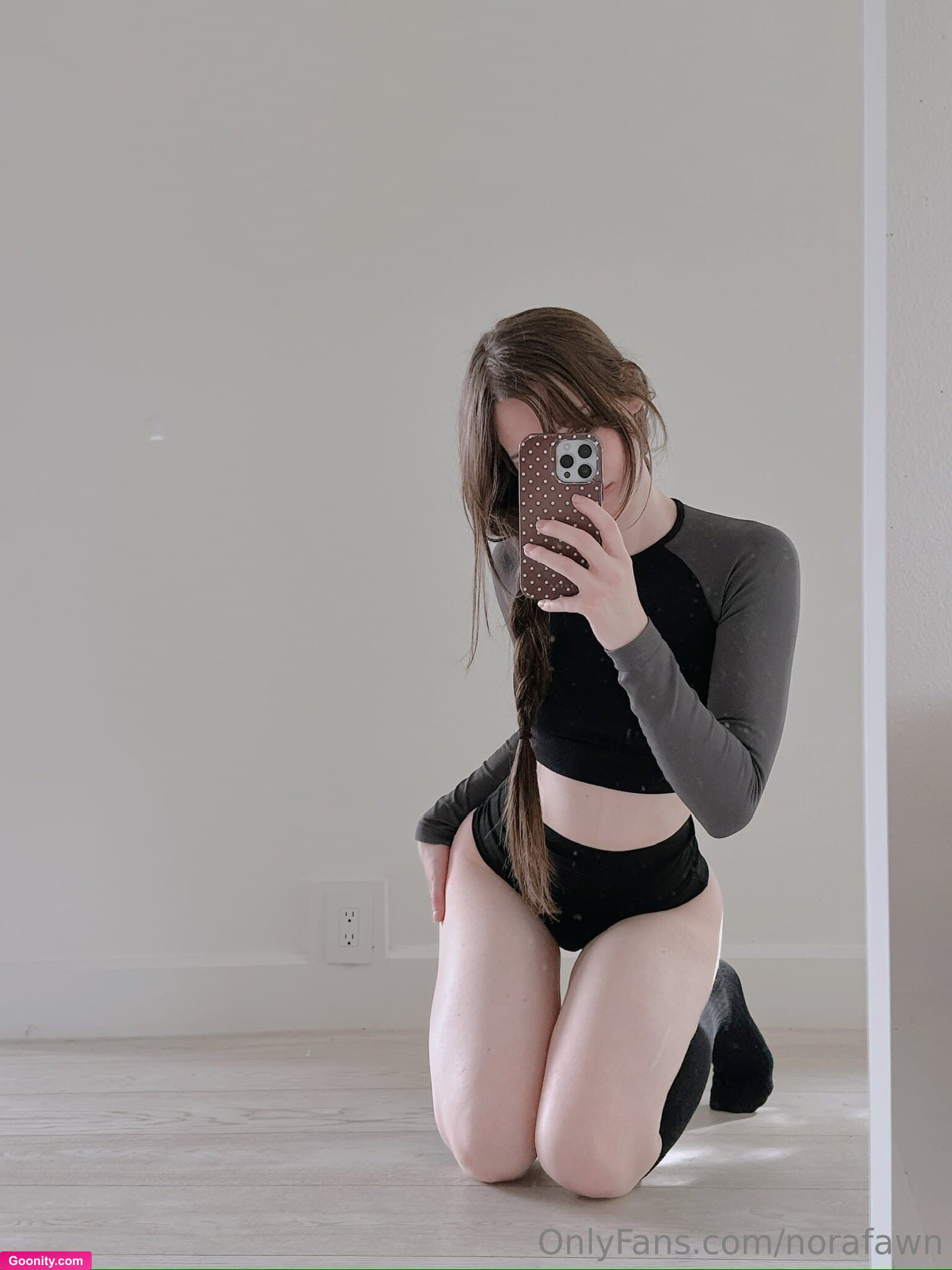 Nora Fawn photo 2